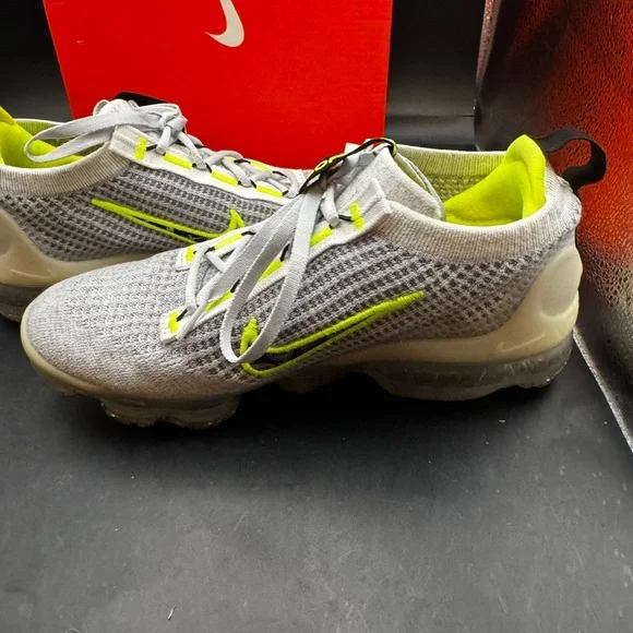 Nike Air VaporMax Gray White Volt Youth Shoes Sneakers Size 6.5 With Box - Picture 7 of 16